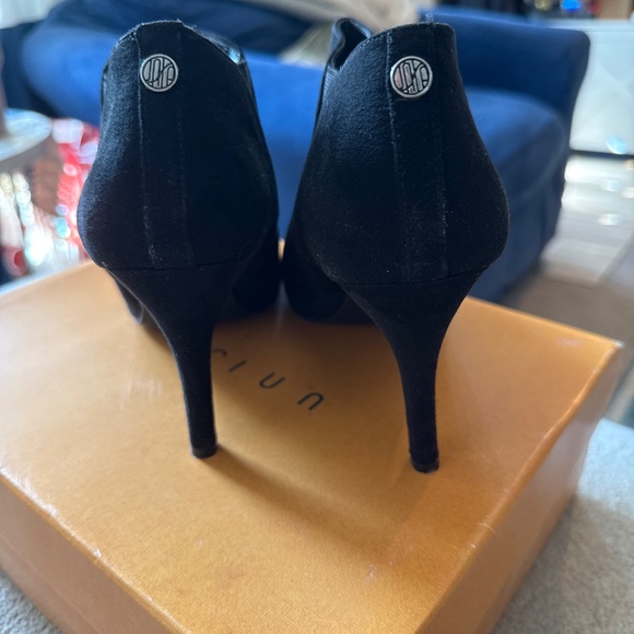 Black peep toe booties - Picture 3 of 5